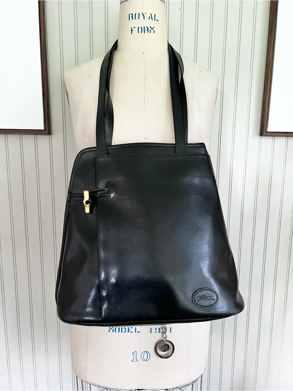 Longchamp Black Leather Expandable Shoulder Bag with Bamboo Toggle Roseau